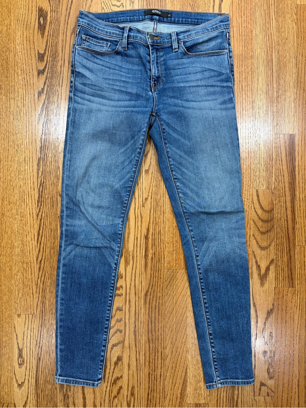 Hudson Mid-Rise Skinny Jeans in a Medium Blue Wash (29)